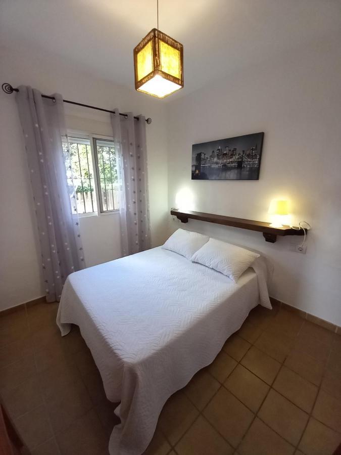 Apartamentos Cala Isabel Zahora Buitenkant foto